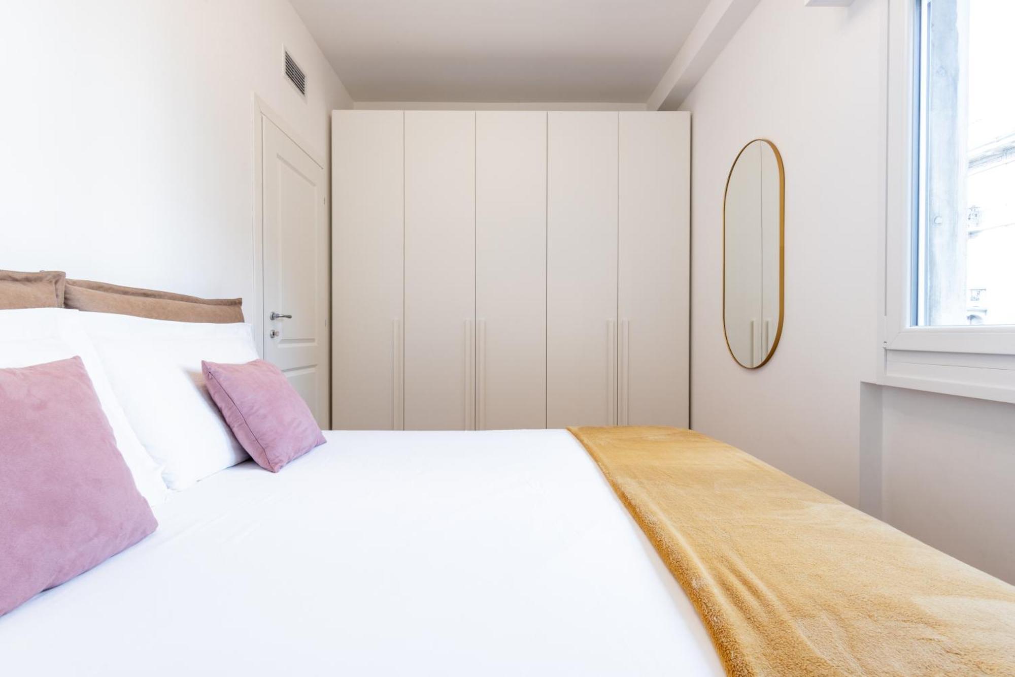 Moderno Zona Apartment Mailand
